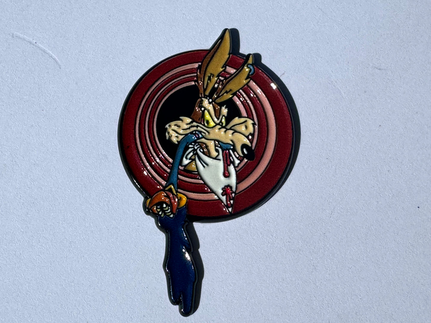 Wile E Catches Roadrunner That's All Folks Pin