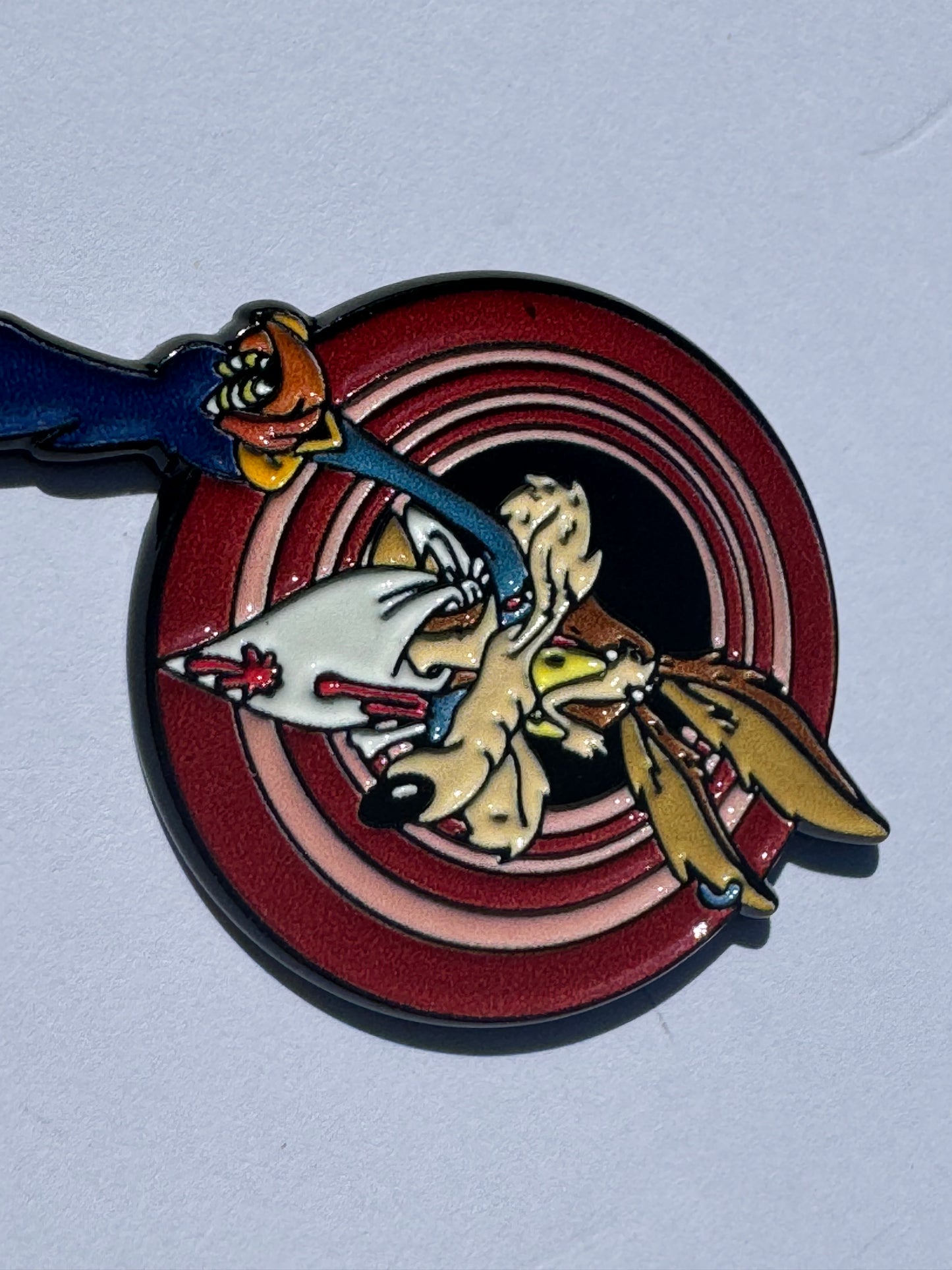 Wile E Catches Roadrunner That's All Folks Pin