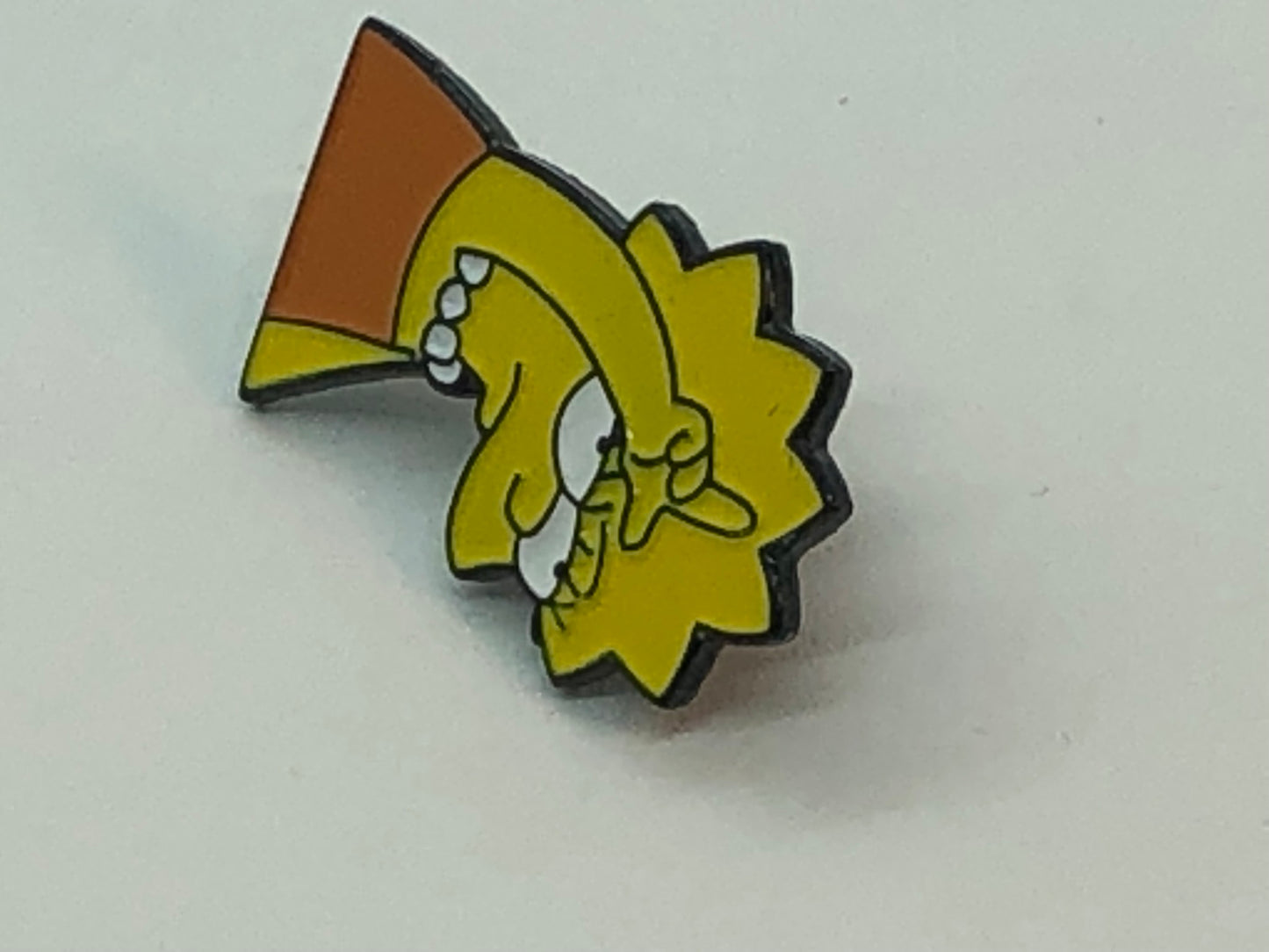 L Lisa Loser Hat/Lapel Pin