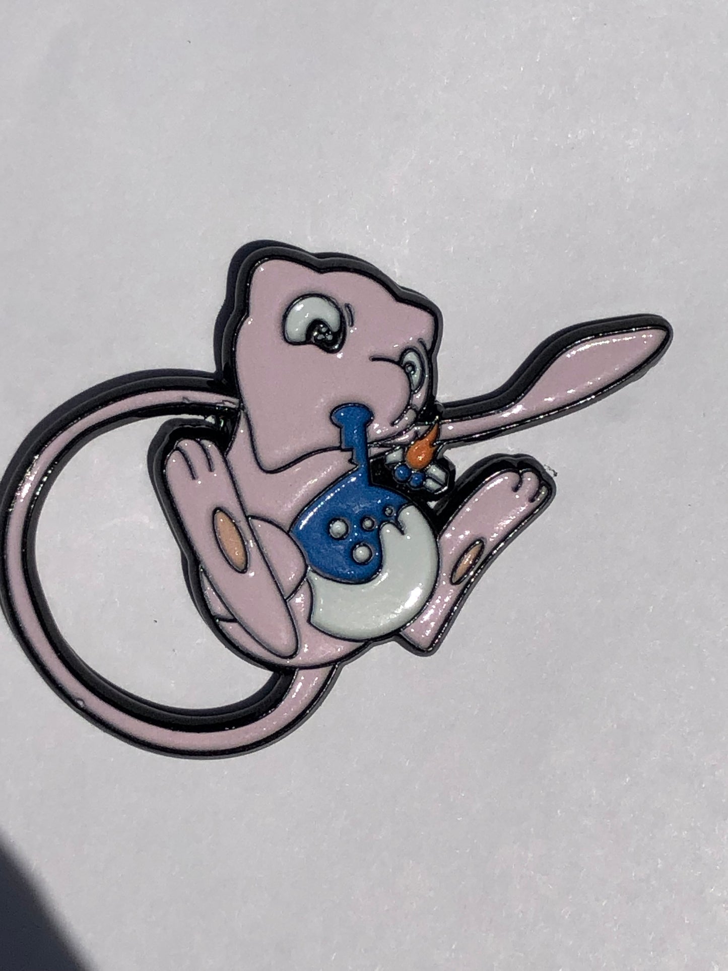 Mew toking Bong Pin