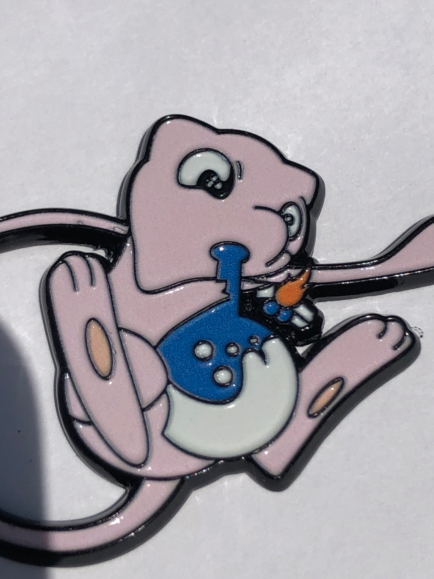 Mew toking Bong Pin