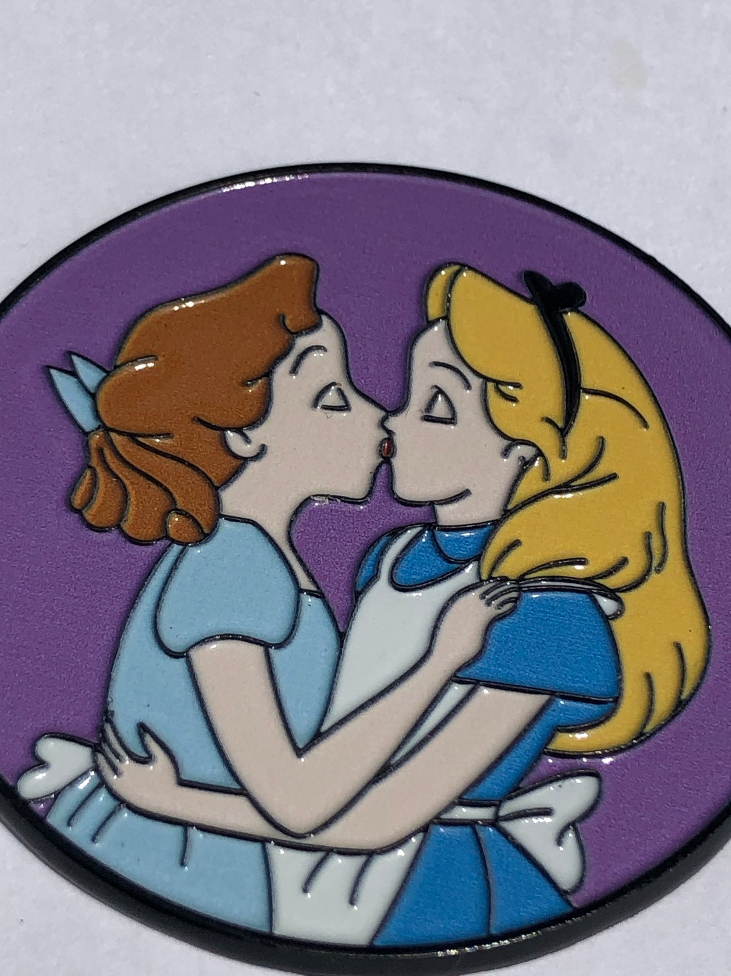 Alice and Wendy Kiss Pin