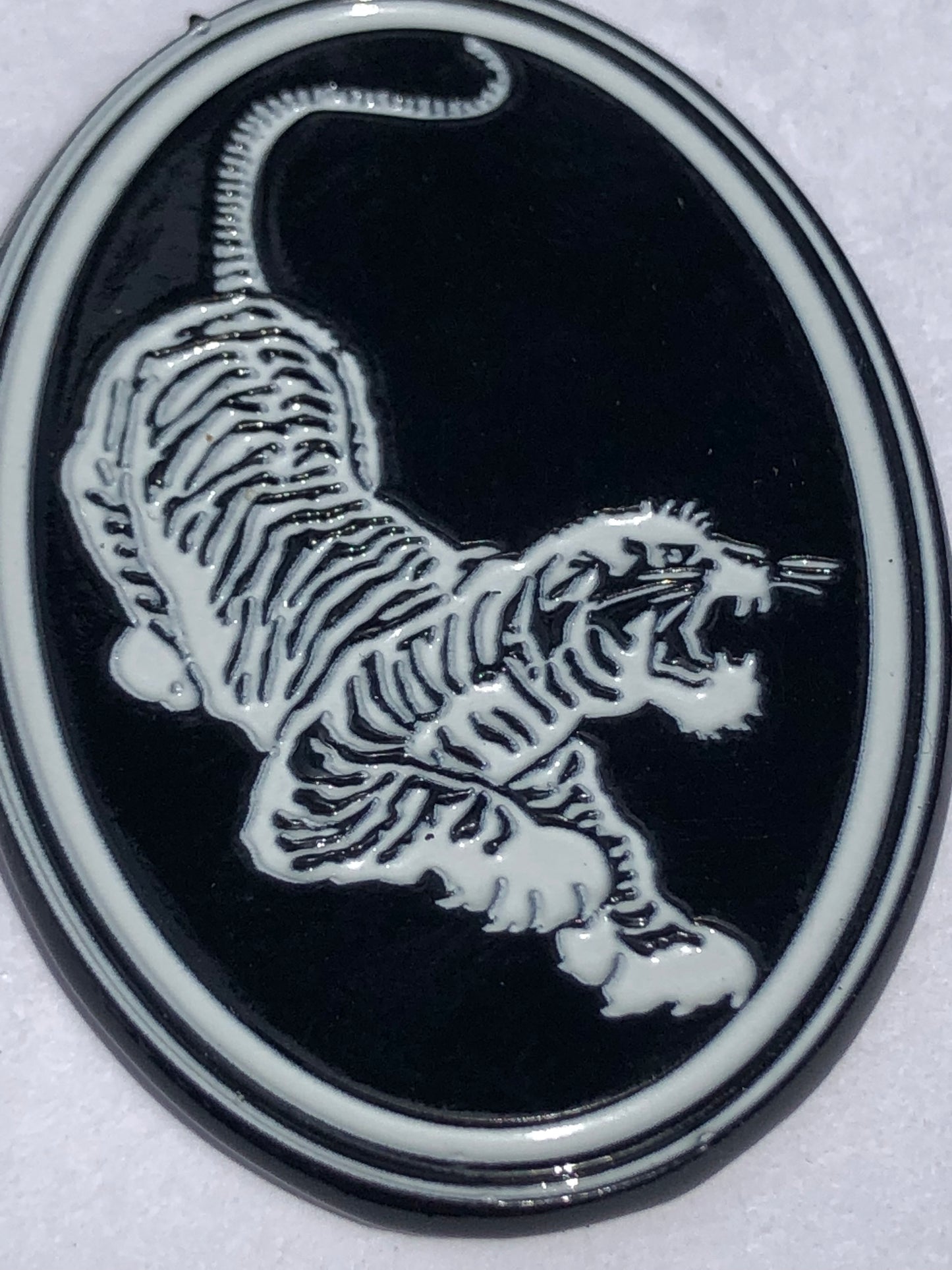 Tiger Rose Jerry Guitar Pin
