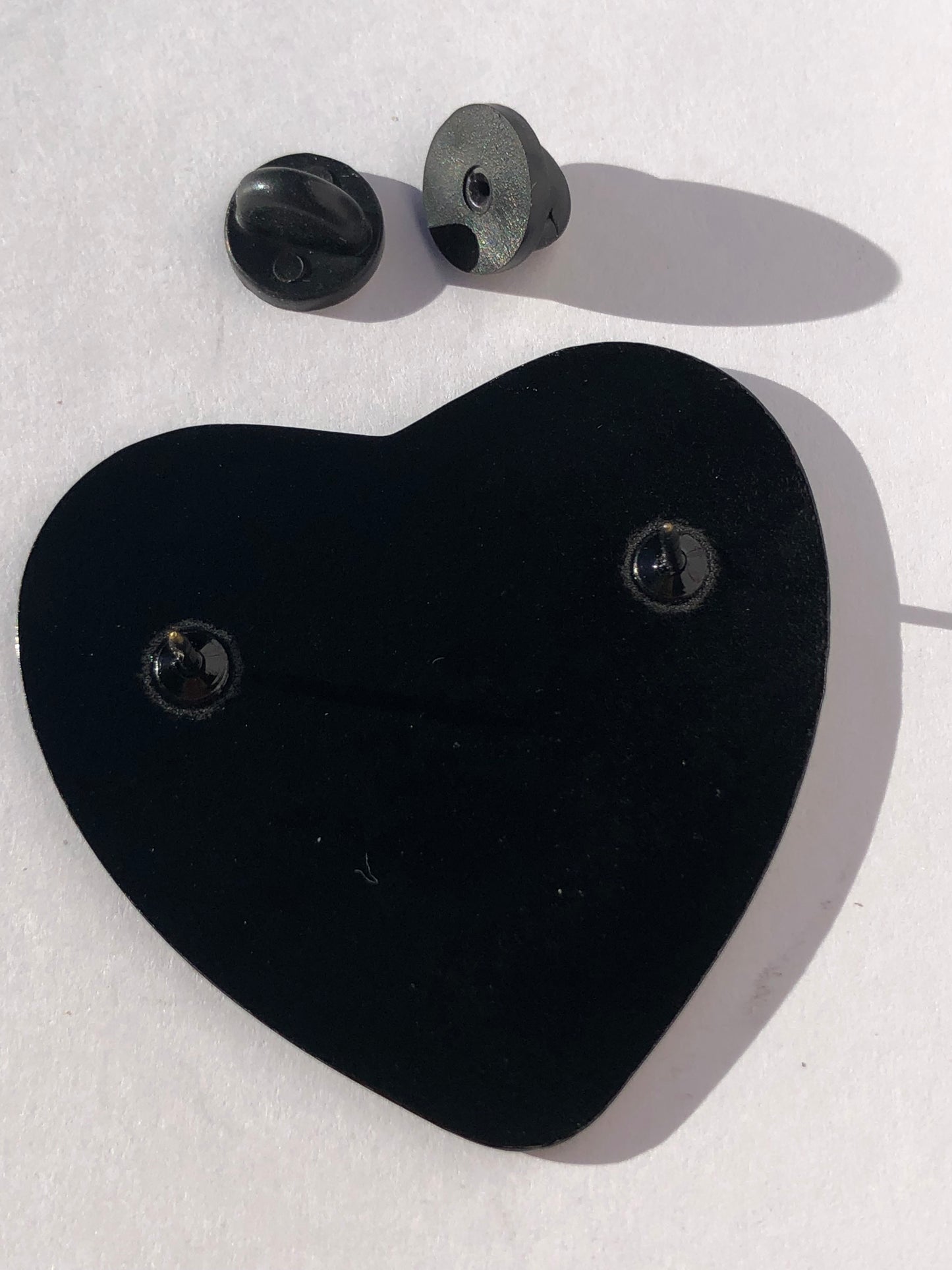 Hercules and Aladdin Kiss Pin