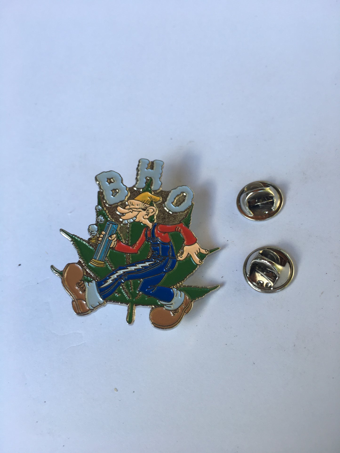 BHO Farmer Bong Leaf Pin