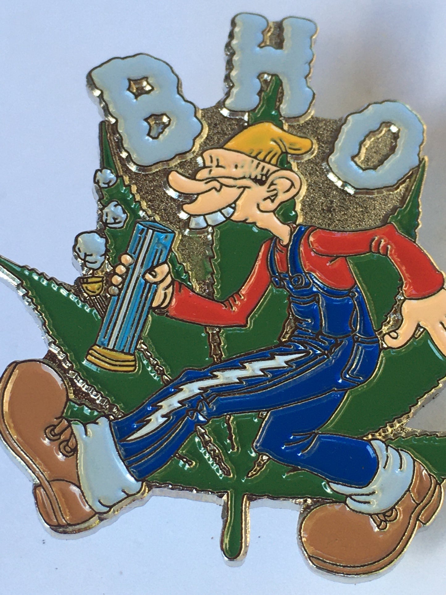 BHO Farmer Bong Leaf Pin