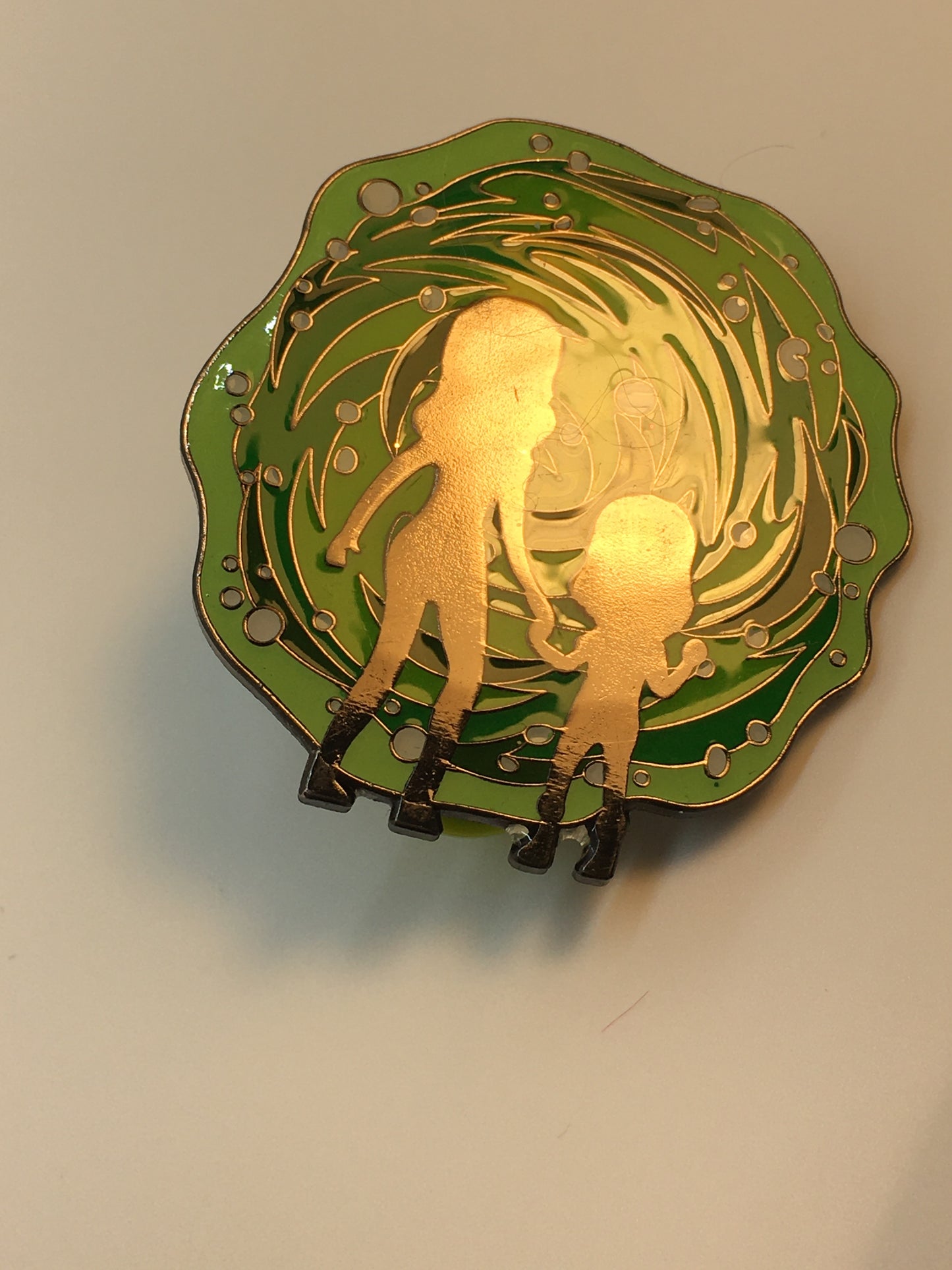 R&M  Girls Glowing Portal Pin