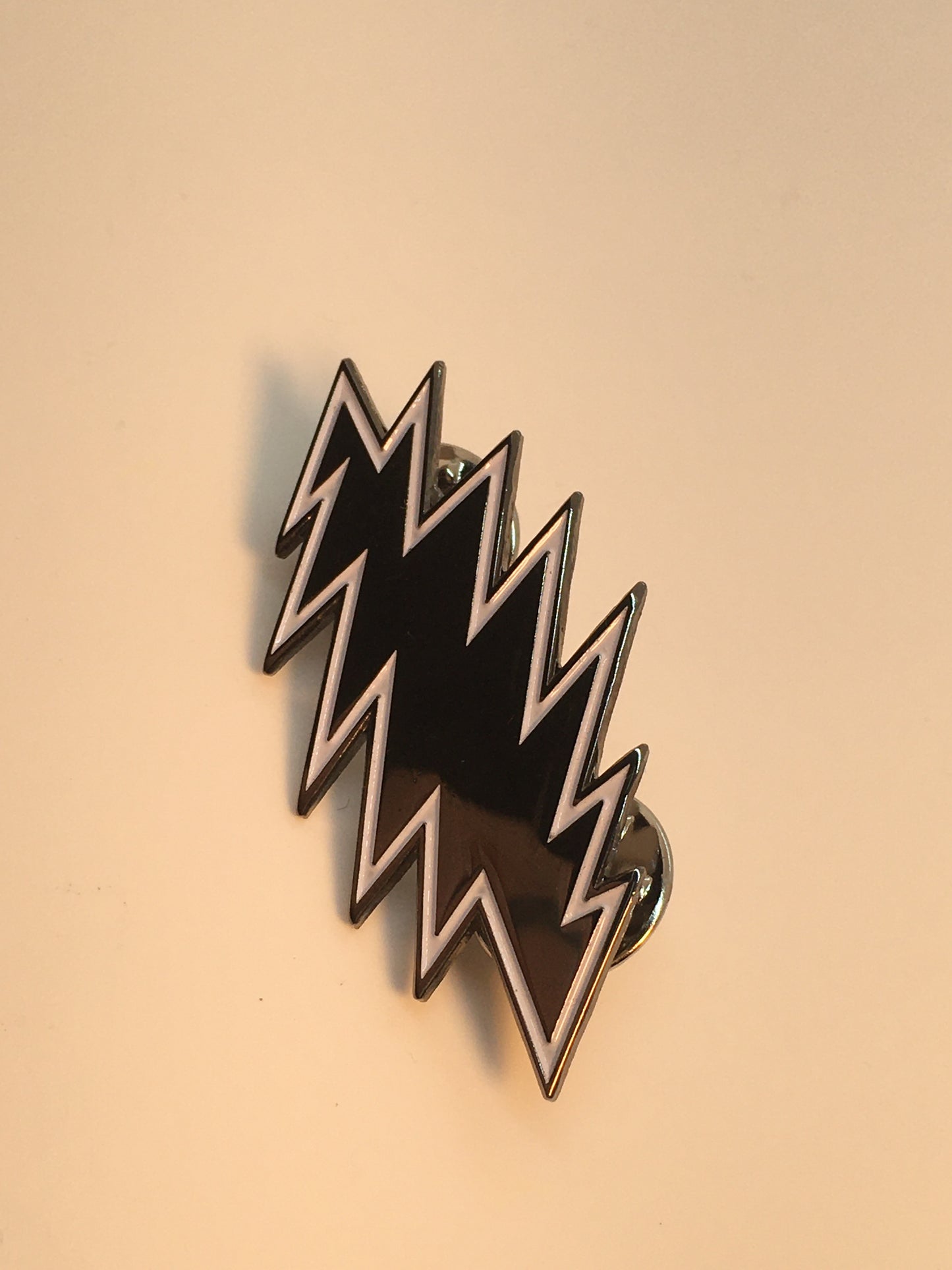 Black Shiny Grateful Bolt Pin