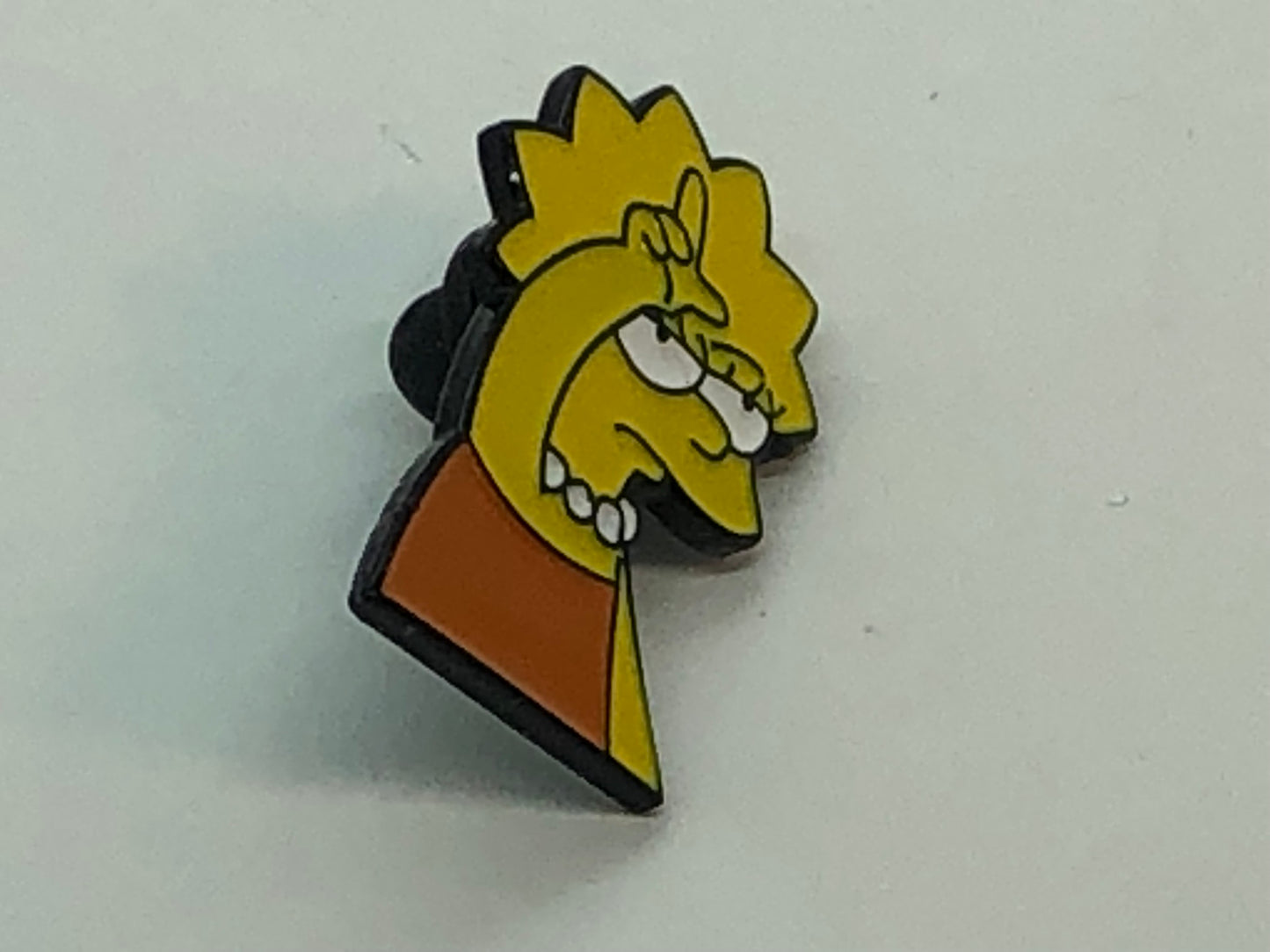 L Lisa Loser Hat/Lapel Pin
