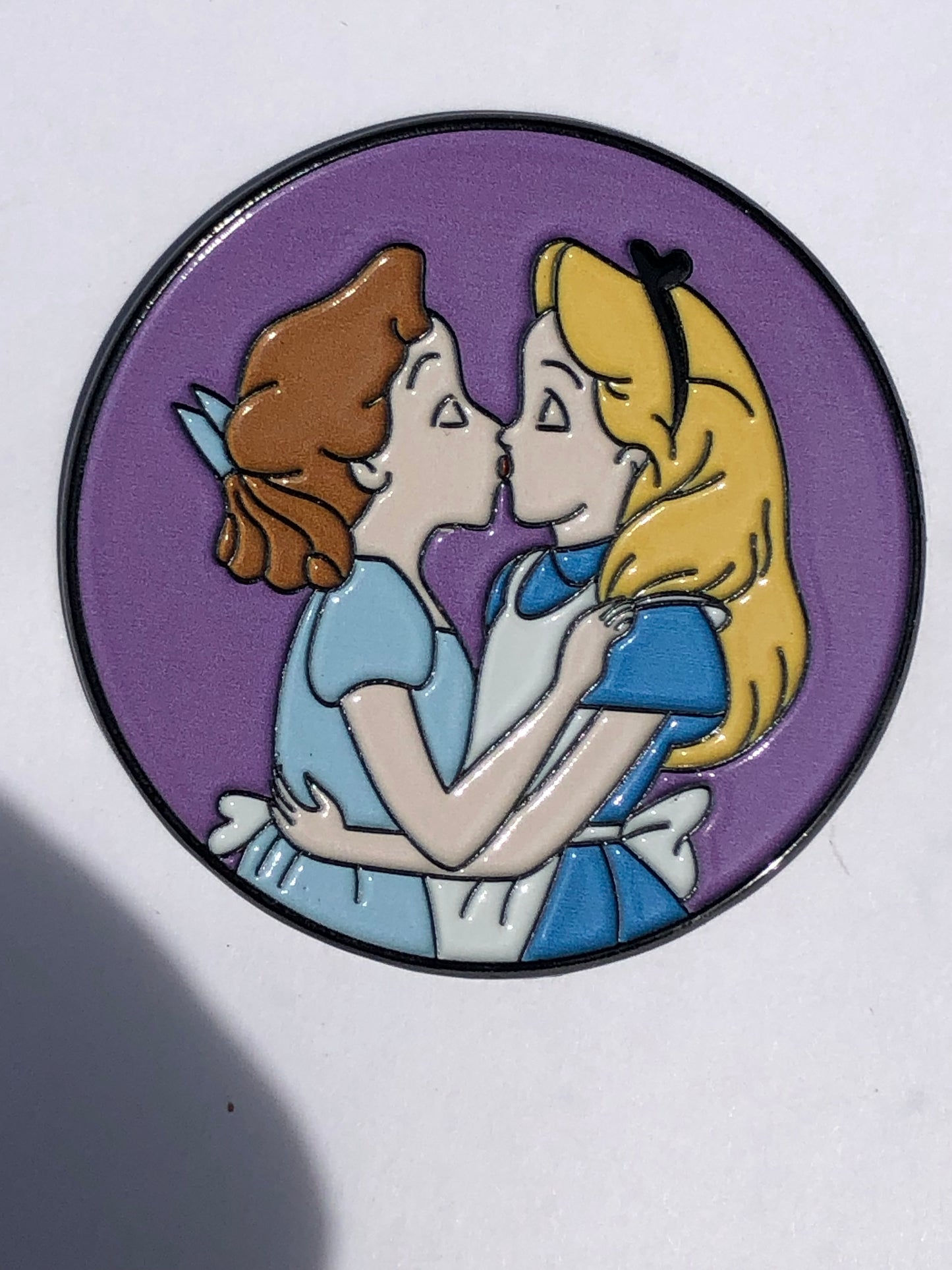 Alice and Wendy Kiss Pin
